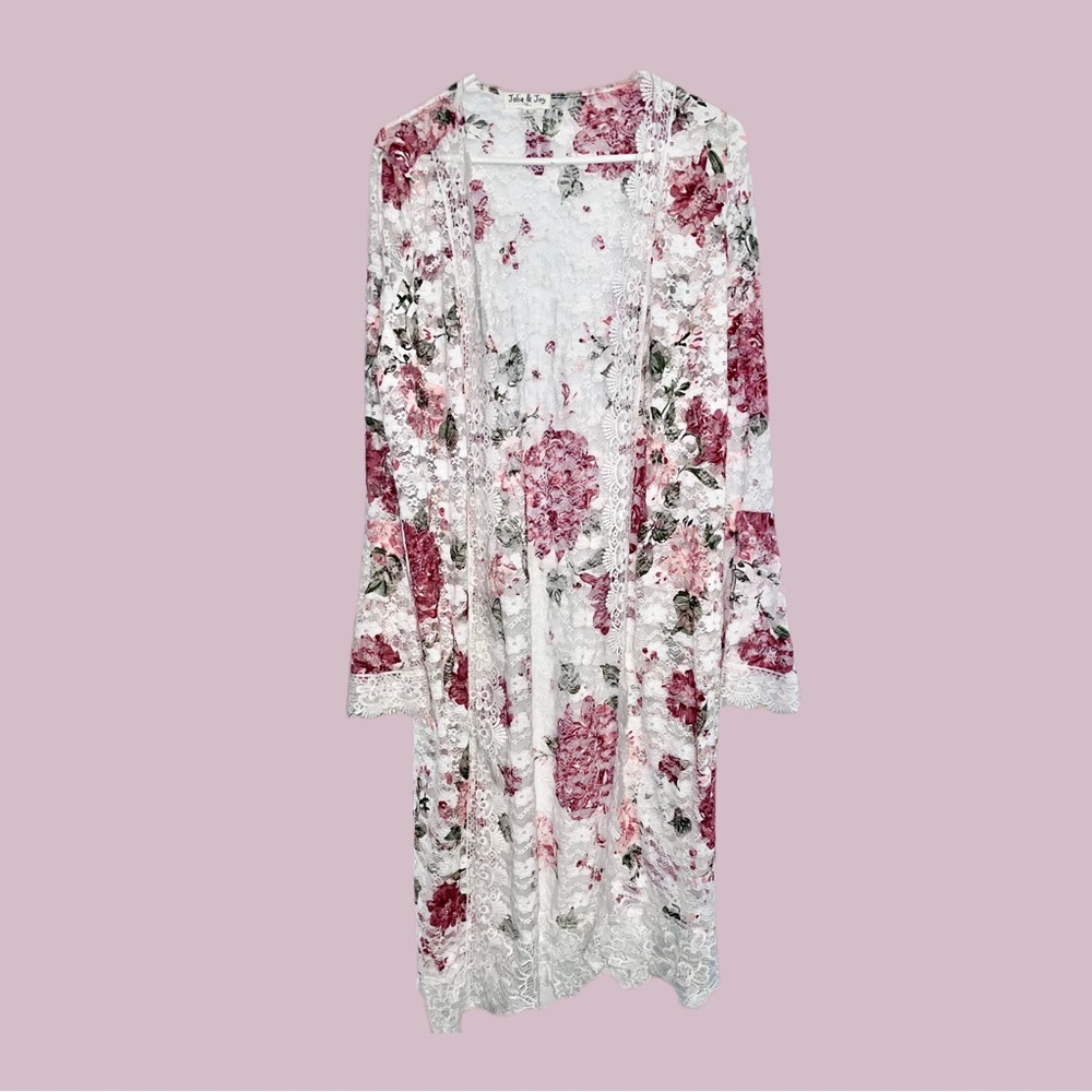 Jolie & Joy Lace Floral Kimono